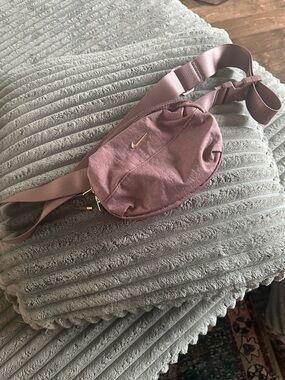 Nike Women’s Mauve Pink Crossbody Belt Bag
